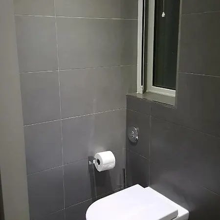 Designer-finished In Apartamento