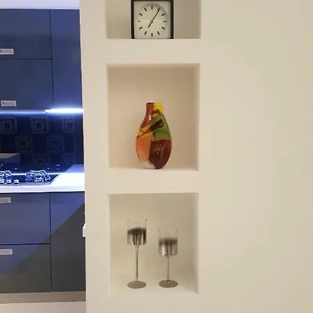Designer-finished In Apartamento